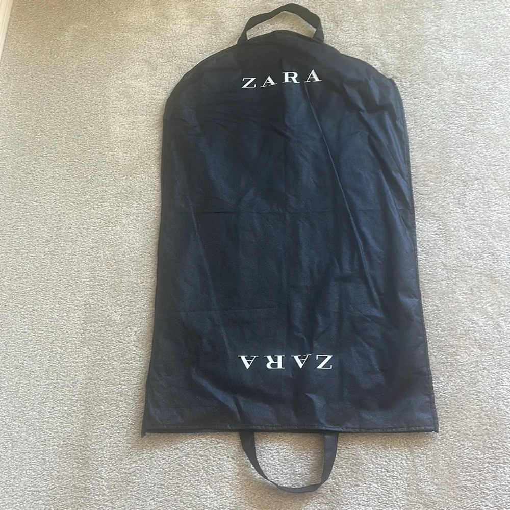 Zara Dust cover Dust proof Clorimg Storage for Travel